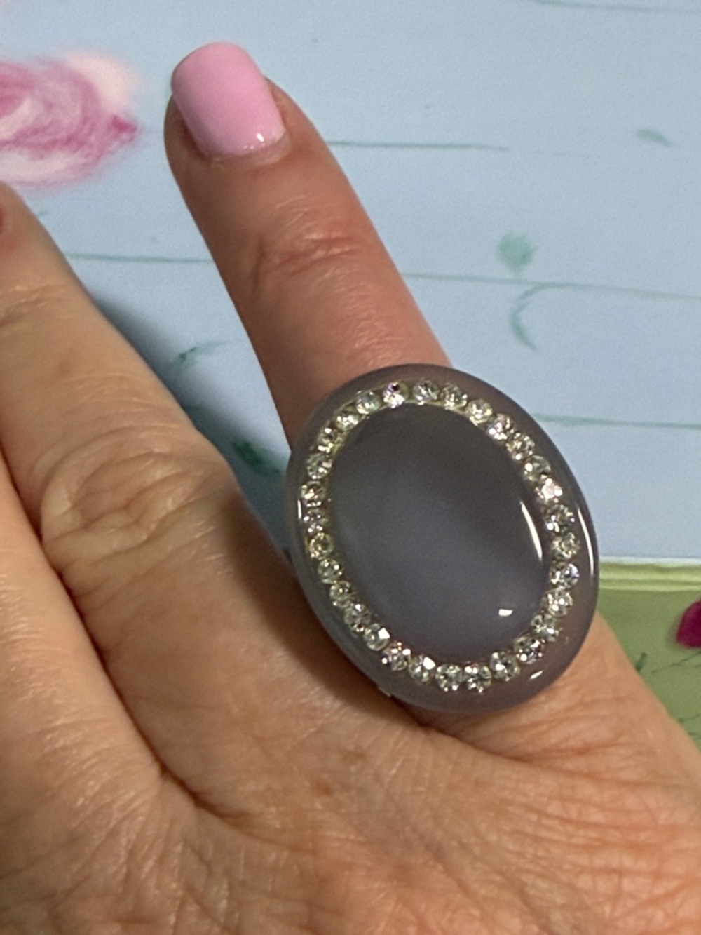 OVAL SMOKEY GRAY CRYSTAL FRAMED GLASS RING SIZE 5.5